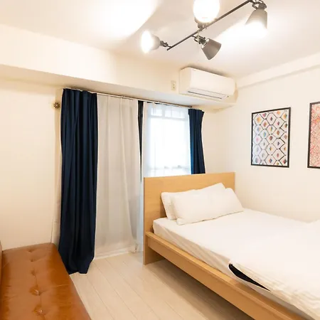 コンフィデンスロン902 Apartment